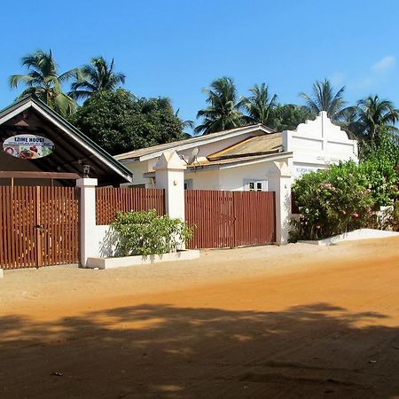 Ezime Guesthouse Accra Luaran gambar