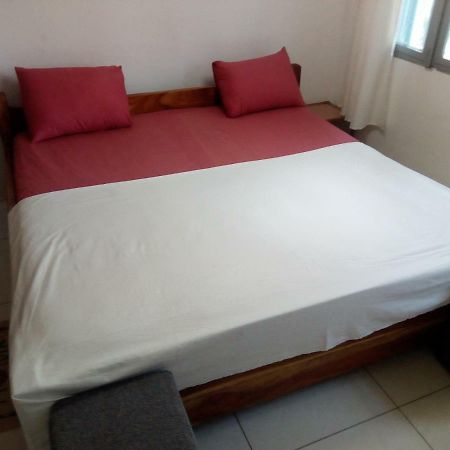 Ezime Guesthouse Accra Luaran gambar