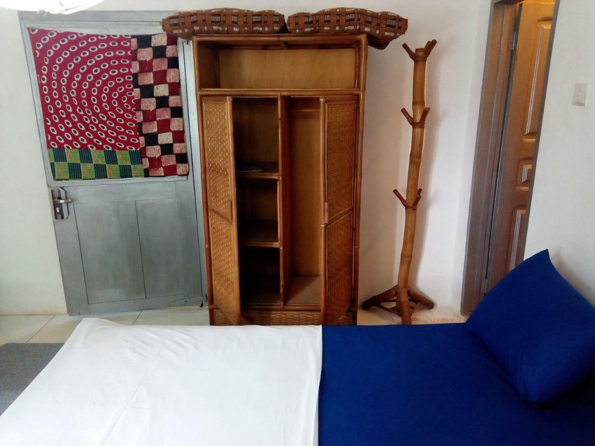 Ezime Guesthouse Accra Luaran gambar